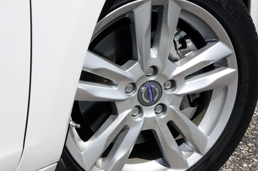  Volvo S60 T5 AWD 2013 года  (фото 35 из 40)